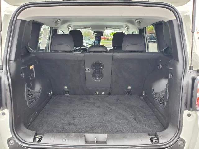 Used 2020 Alpine White Clearcoat Jeep Altitude image 27