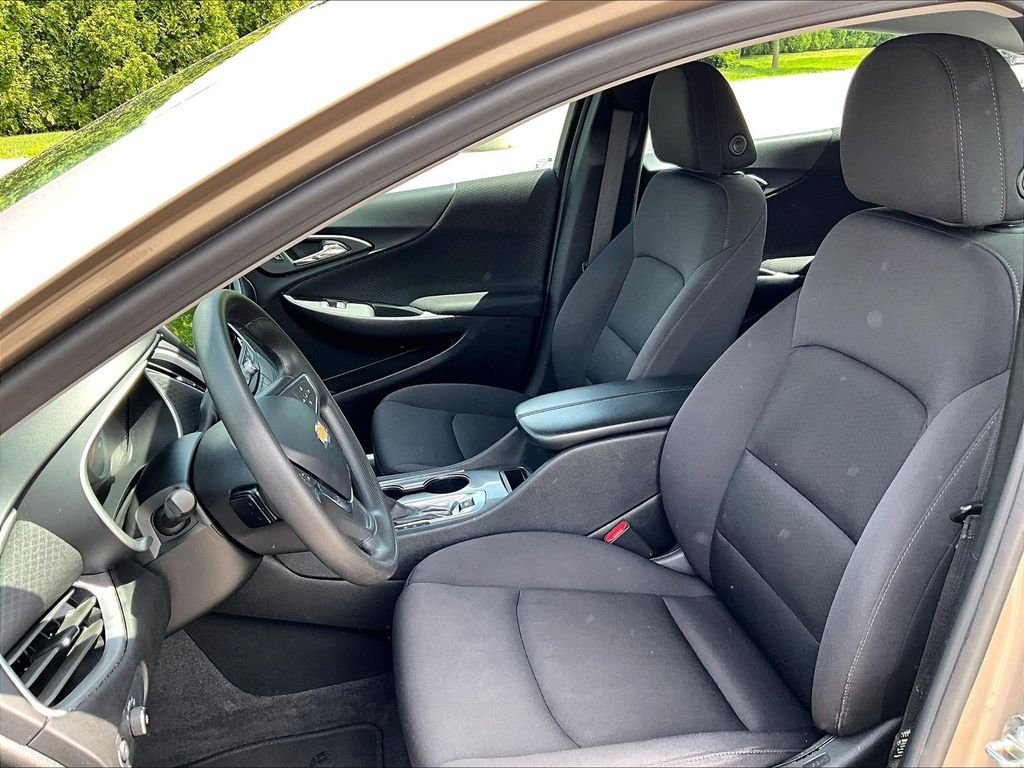 Used 2023 Gray Chevrolet LT image 10