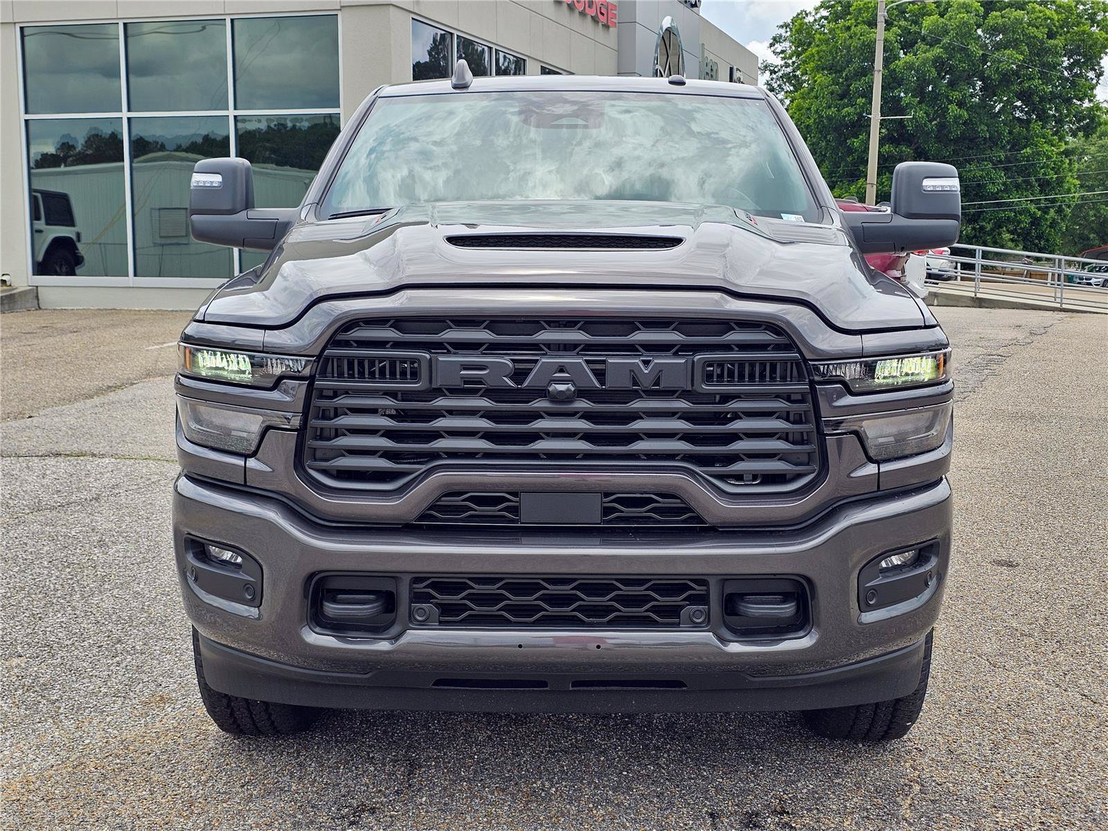 New 2026 Granite Crystal Metallic Clear-Coat Exterior Paint RAM Black Express image 2