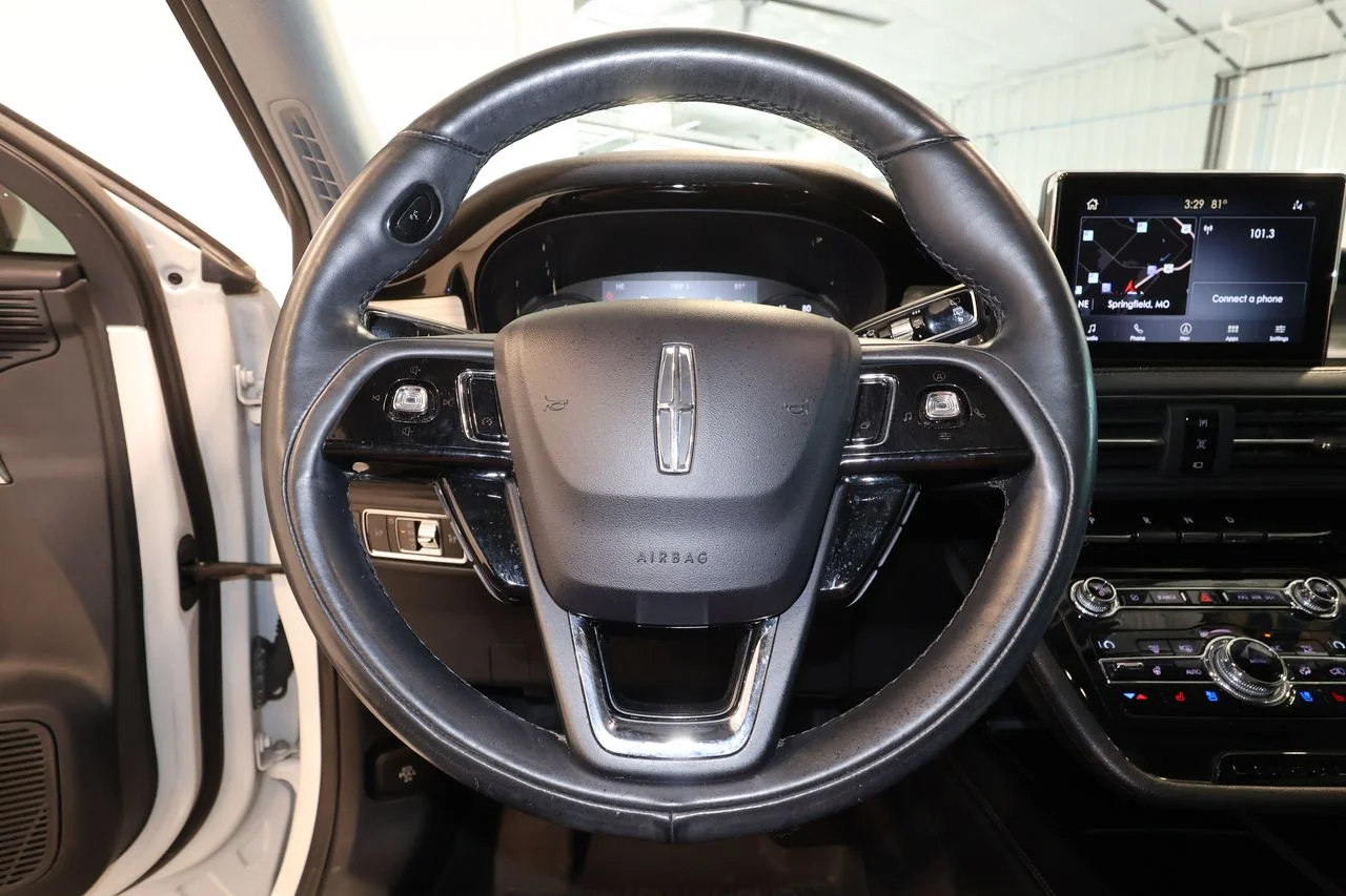 Used 2020 White Lincoln Standard image 7