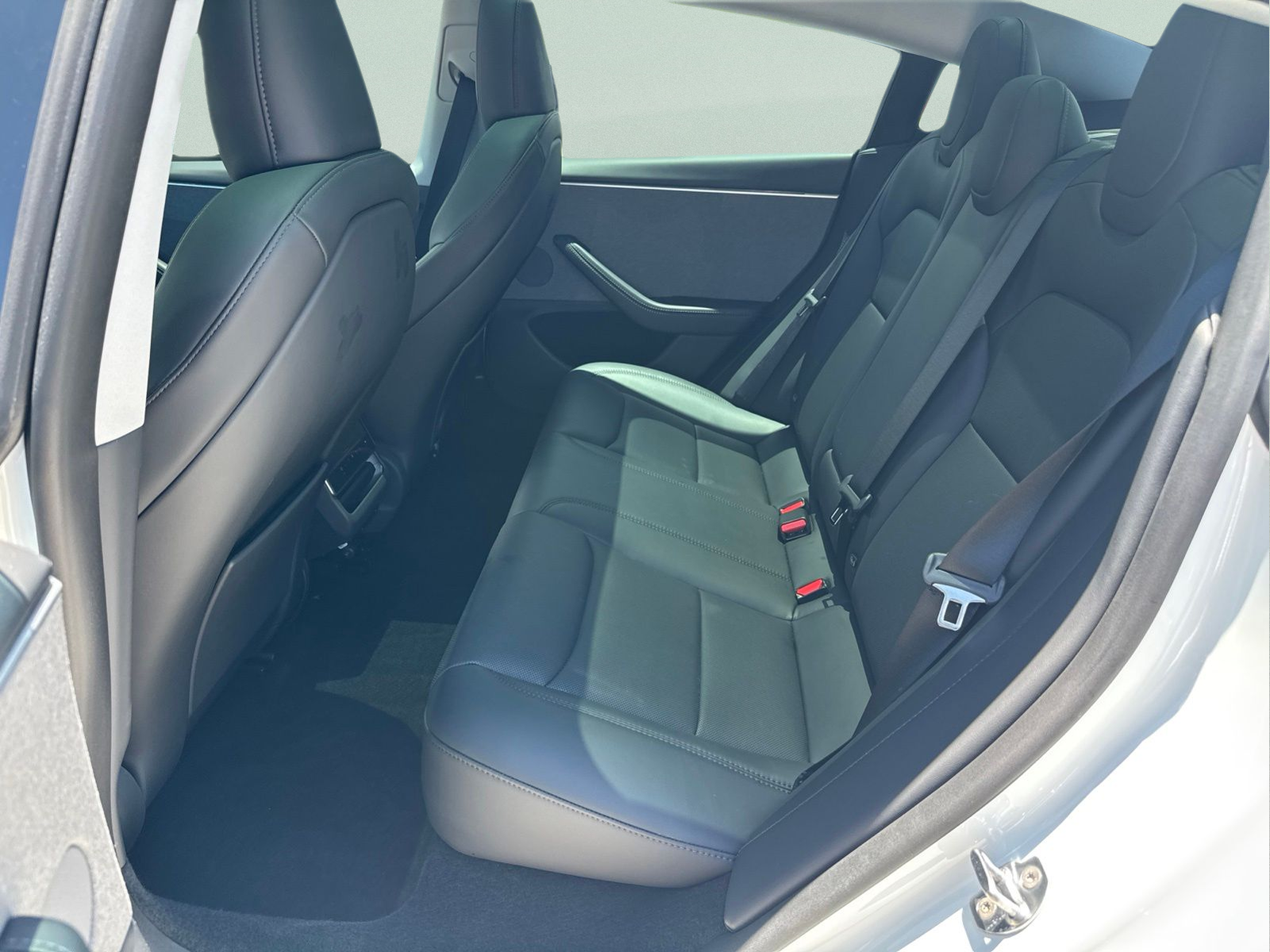 Used 2025  Tesla Long Range image 31