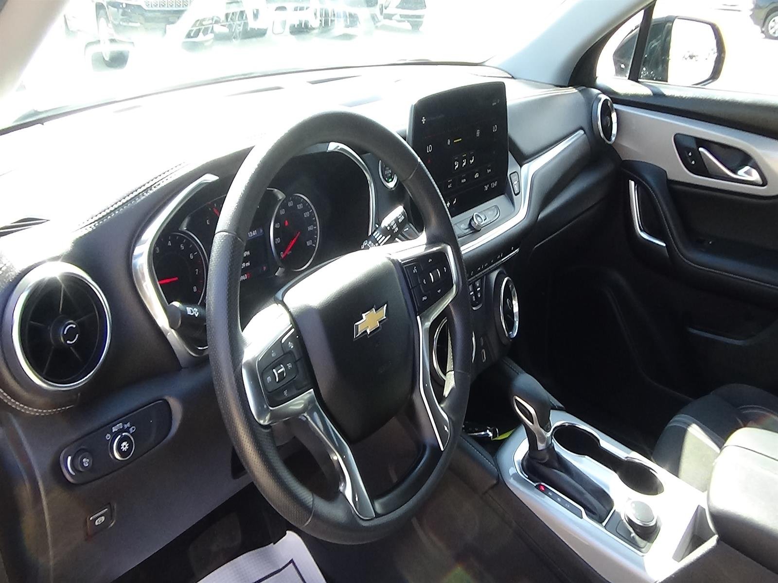 Used 2025 Black (gba) Chevrolet LT image 18