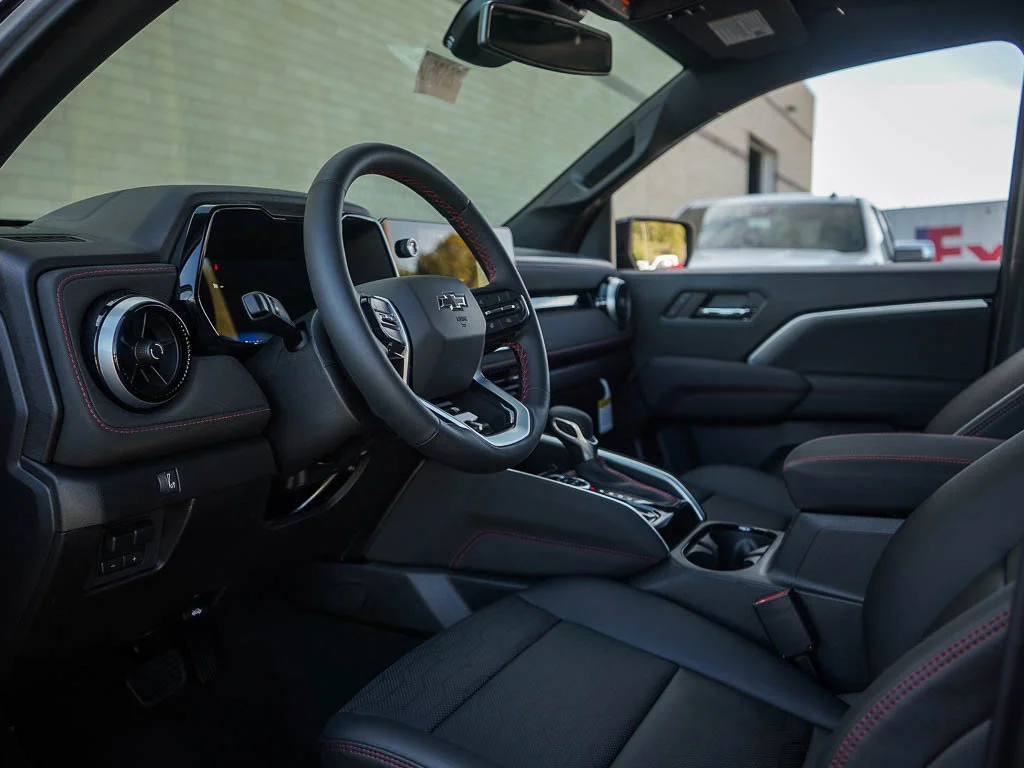 New 2026 Summit White Chevrolet Z71 image 15