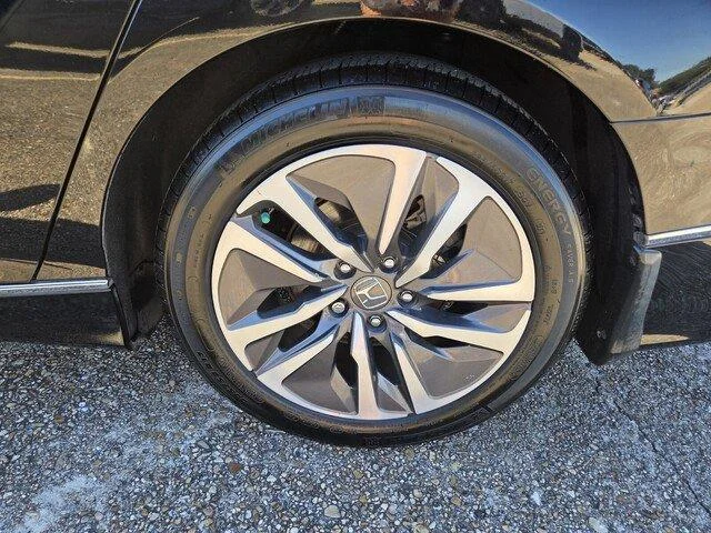 Used 2019 Crystal Black Pearl Honda Touring image 26