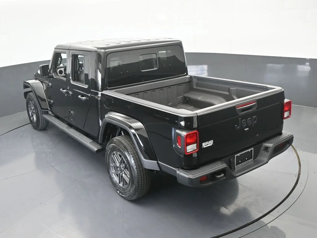 New 2026 Black Clear-Coat Exterior Paint Jeep Sport S image 41