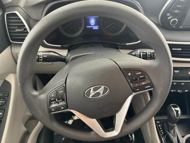 Used 2019 Silver Hyundai SE image 23