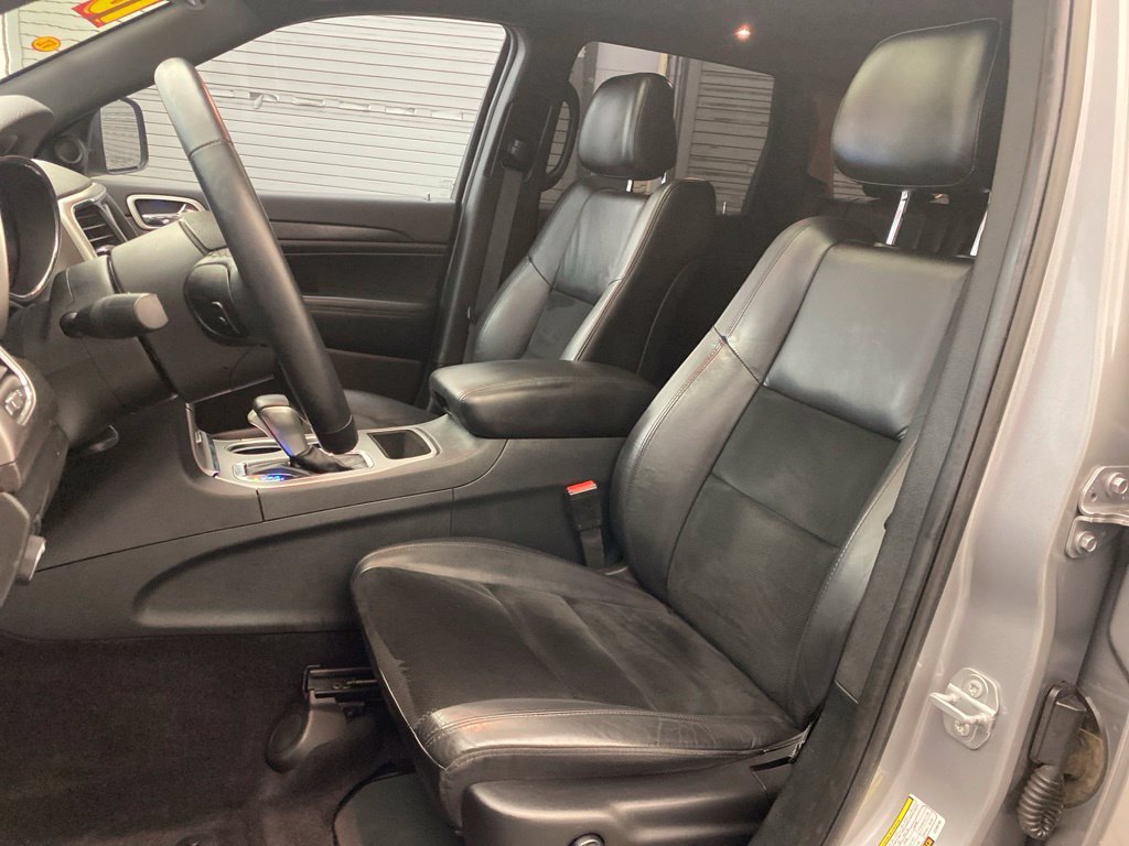 Used 2018 Silver Jeep Altitude image 20