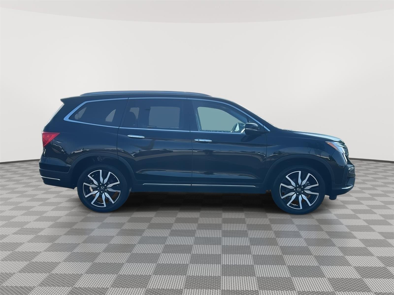 Certified 2021 Honda Pilot Touring with VIN 5FNYF6H65MB059193 for sale in Kansas City
