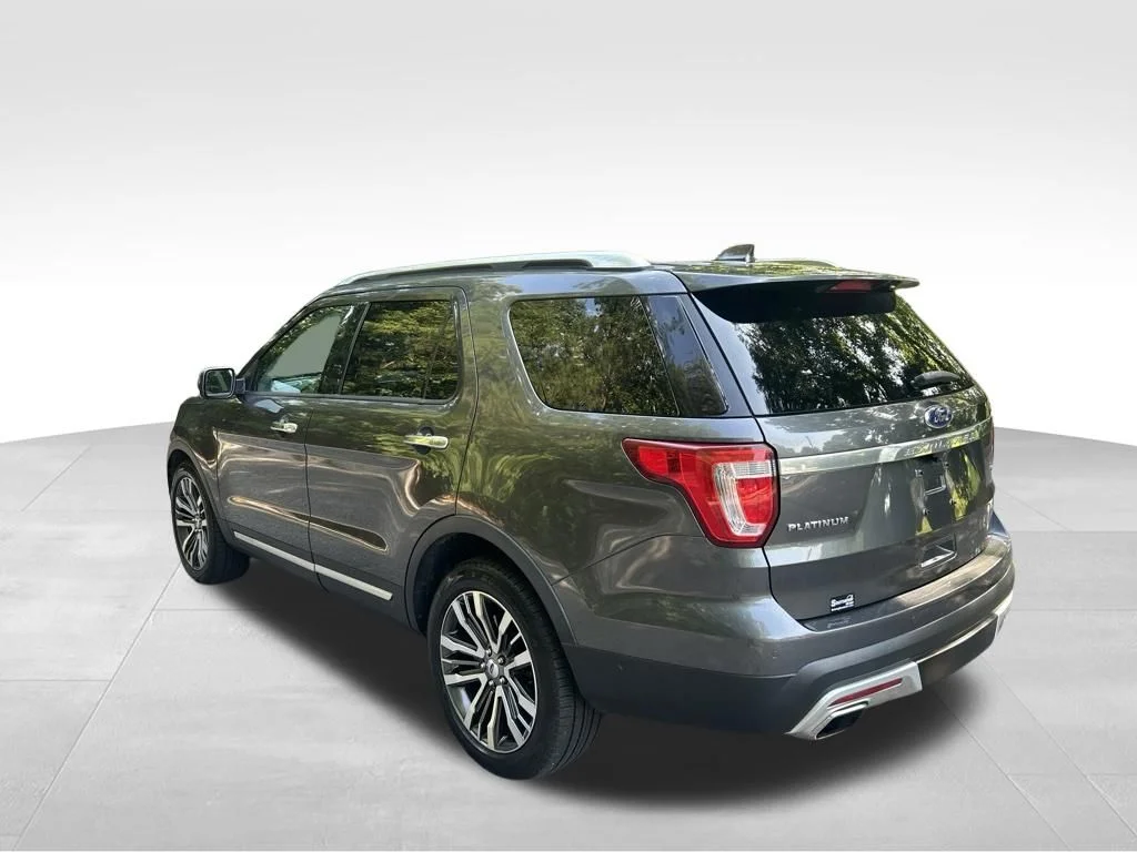 Used 2016 Gray Ford Platinum image 3