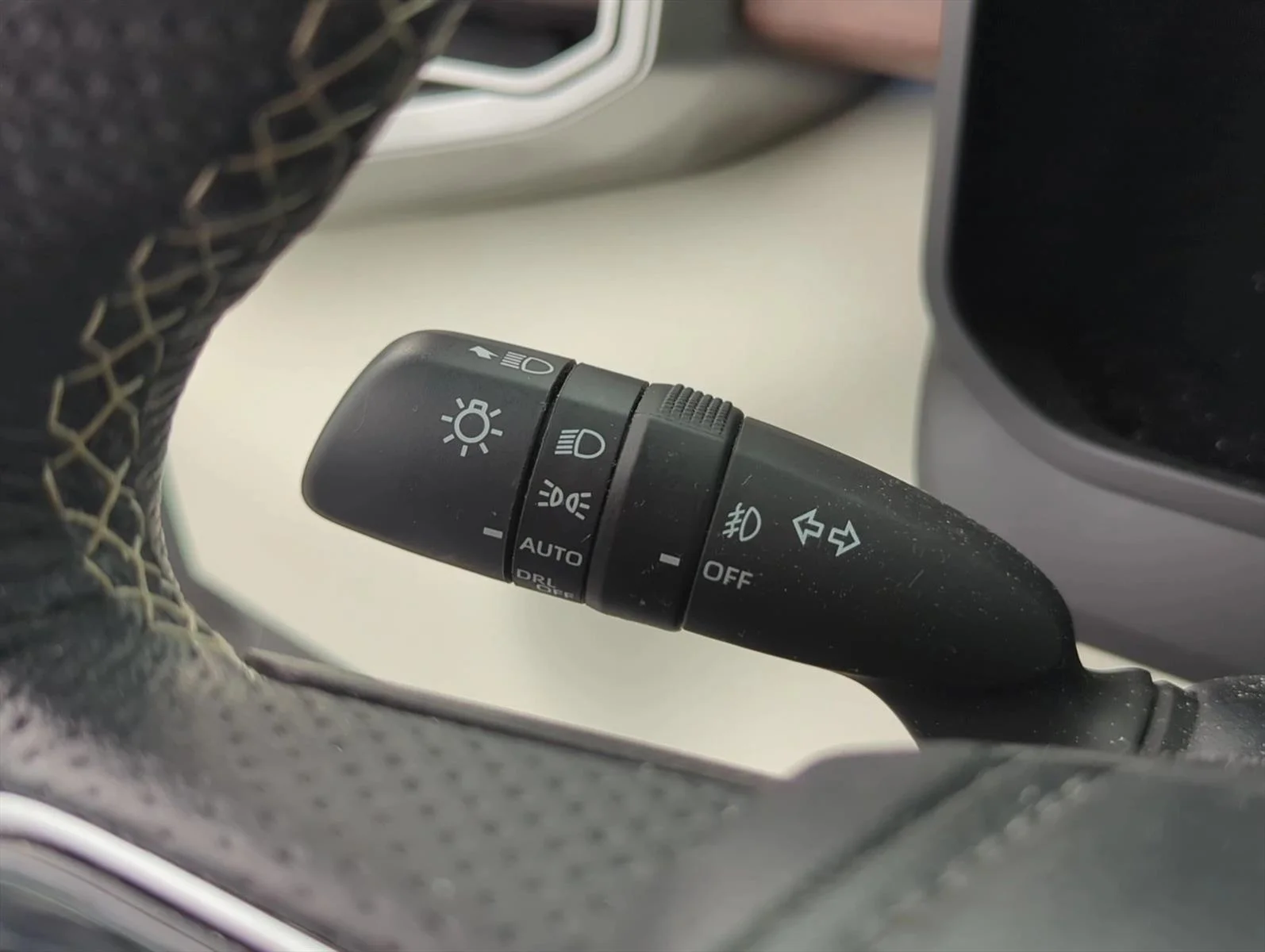 Used 2024 Wind Chill Pearl Toyota Capstone Hybrid image 19