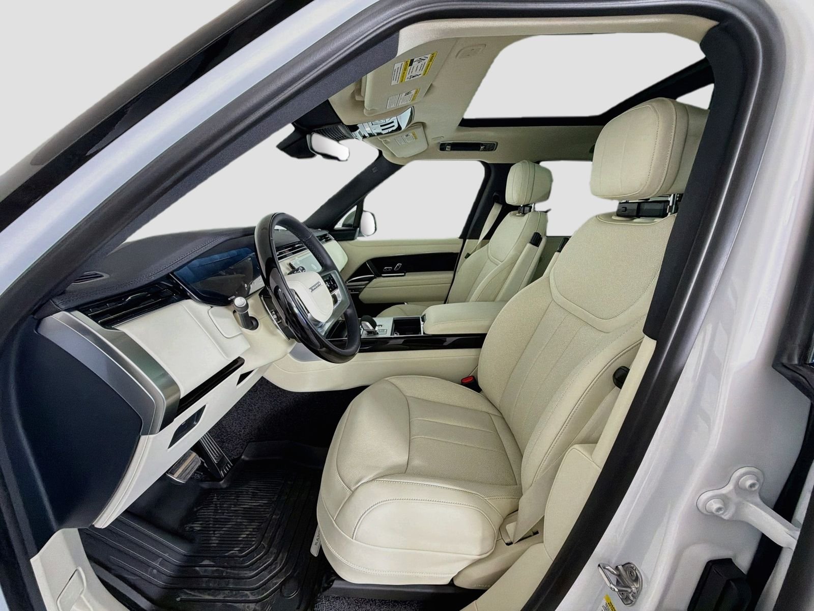 New 2026 Ostuni Pearl White Land Rover SE image 23