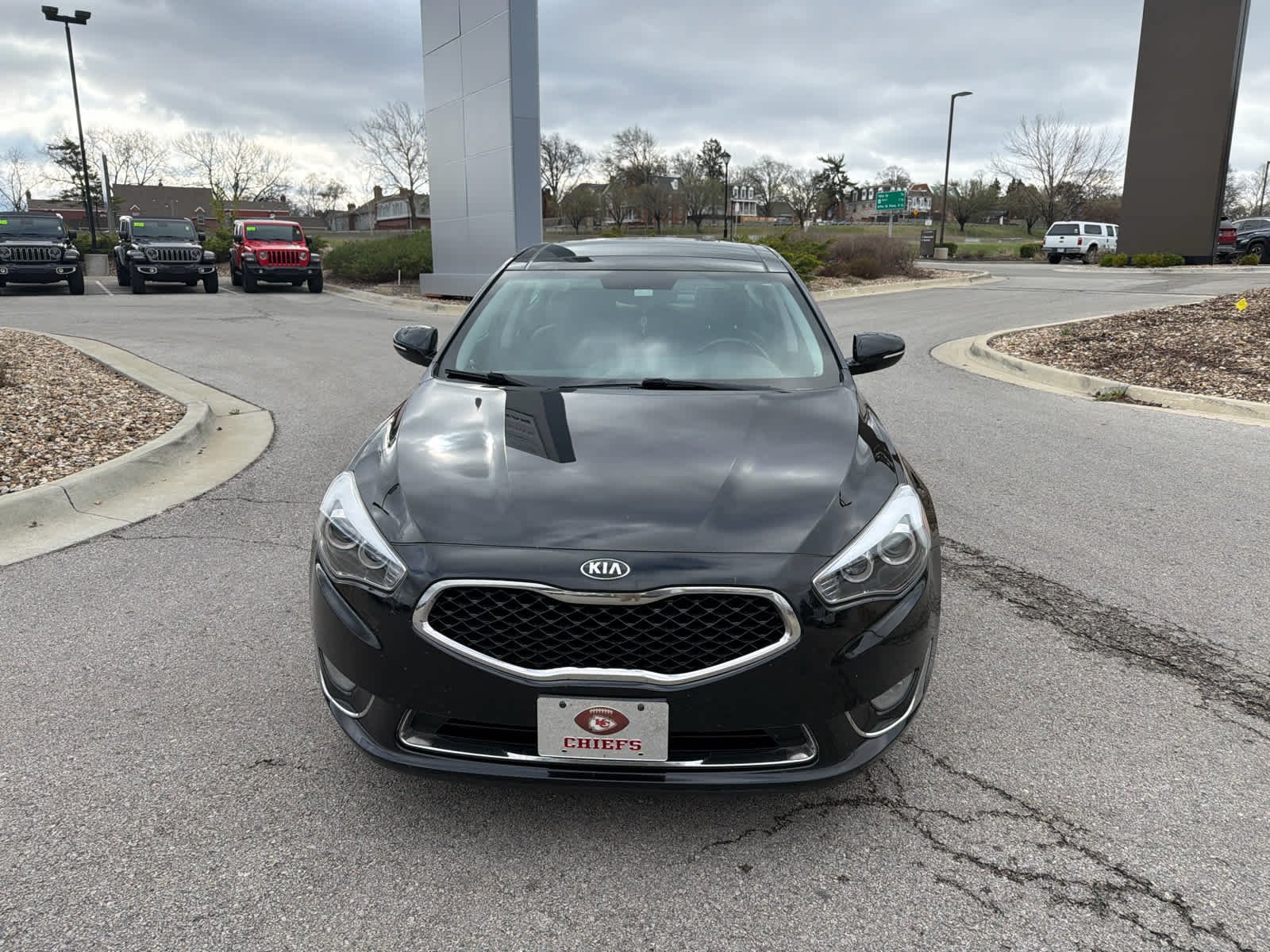 Used 2015 Kia Cadenza Premium with VIN KNALN4D78F5176784 for sale in Kansas City
