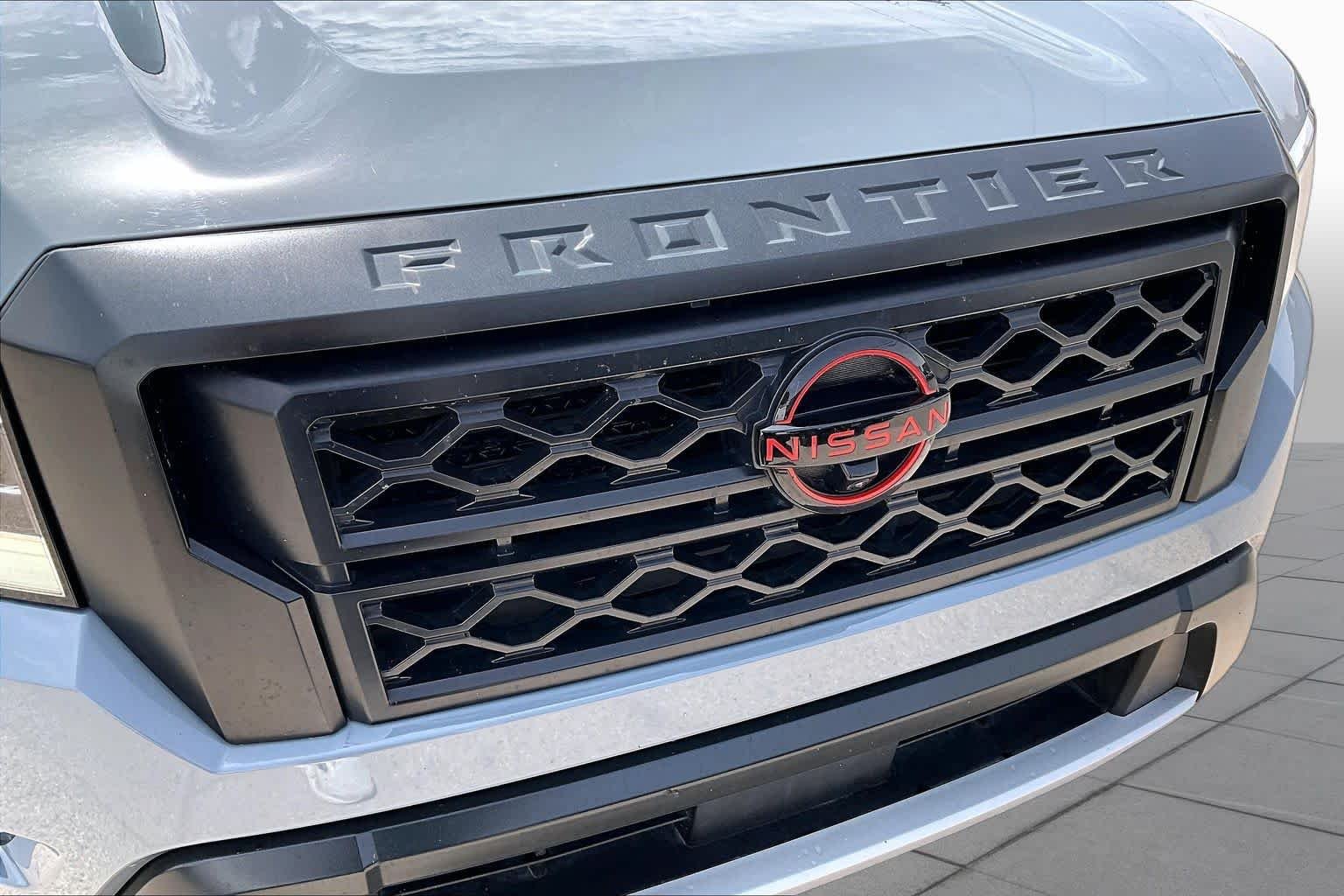 Used 2024 Boulder Gray Pearl Nissan PRO-4X image 30