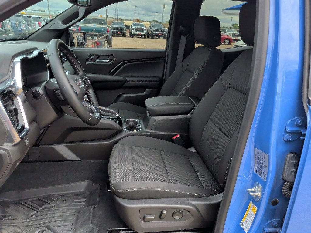 Used 2026  GMC Elevation image 12