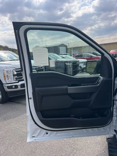 New 2026 Oxford White Ford XLT image 24