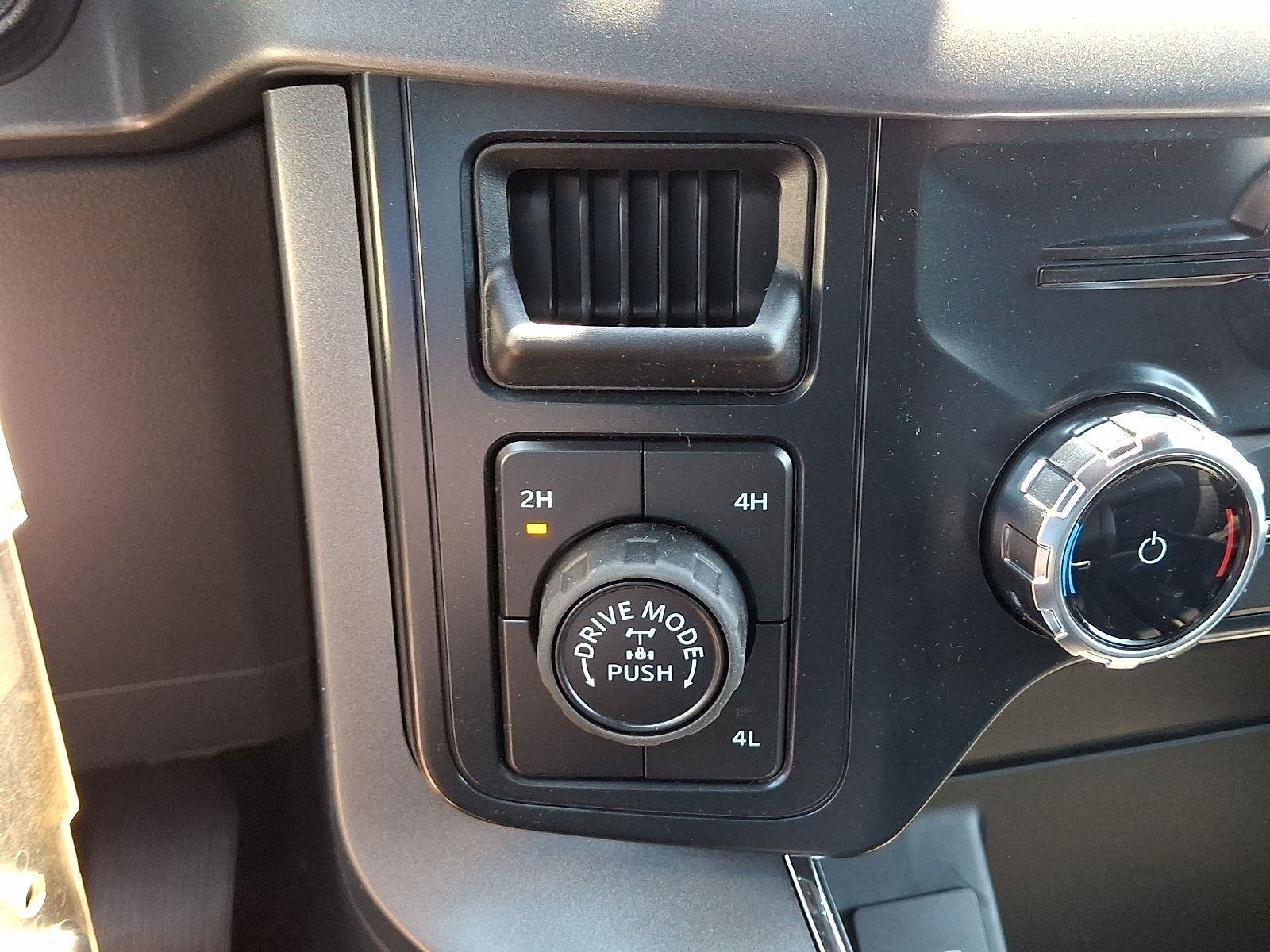 New 2026 Carbonized Gray Metallic Ford XLT image 18