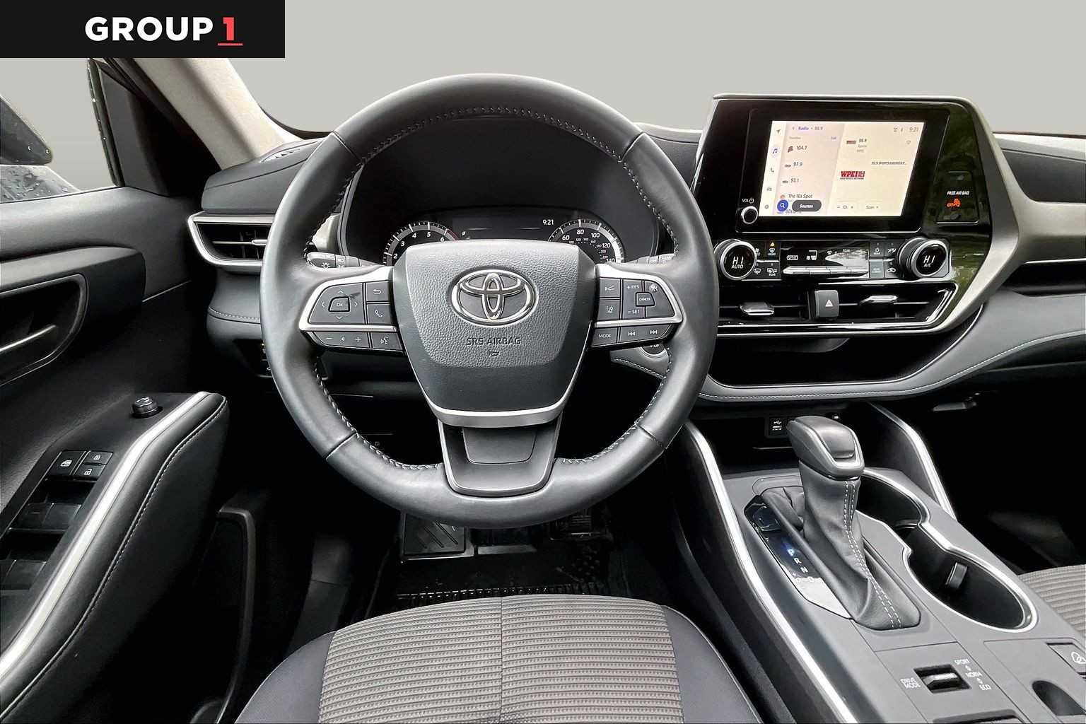 2025 Toyota Highlander LE - Photo 6