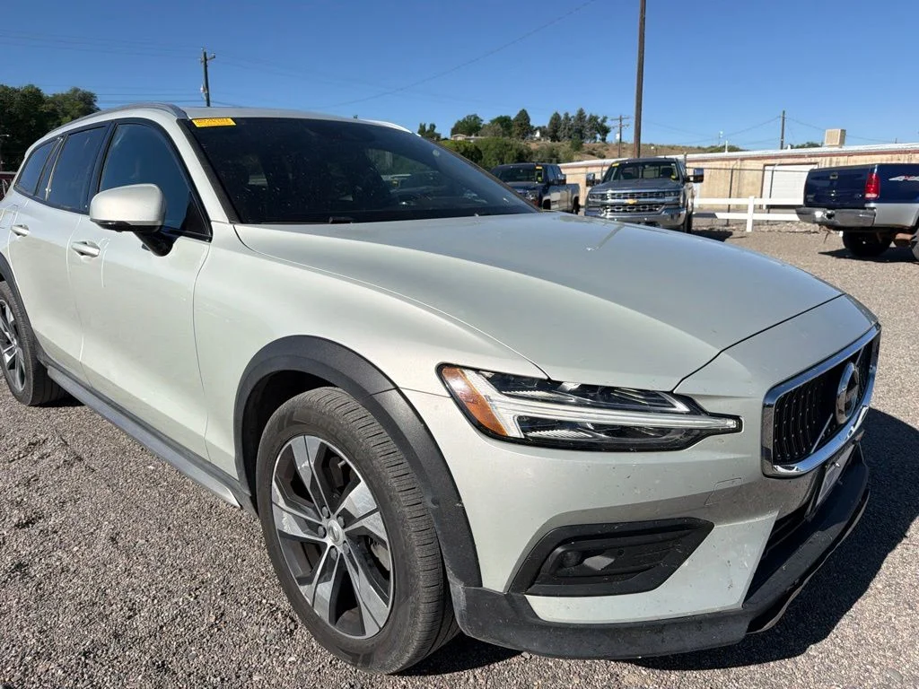 2021 Volvo V60 Cross Country T5 AWD Cross Country's photo