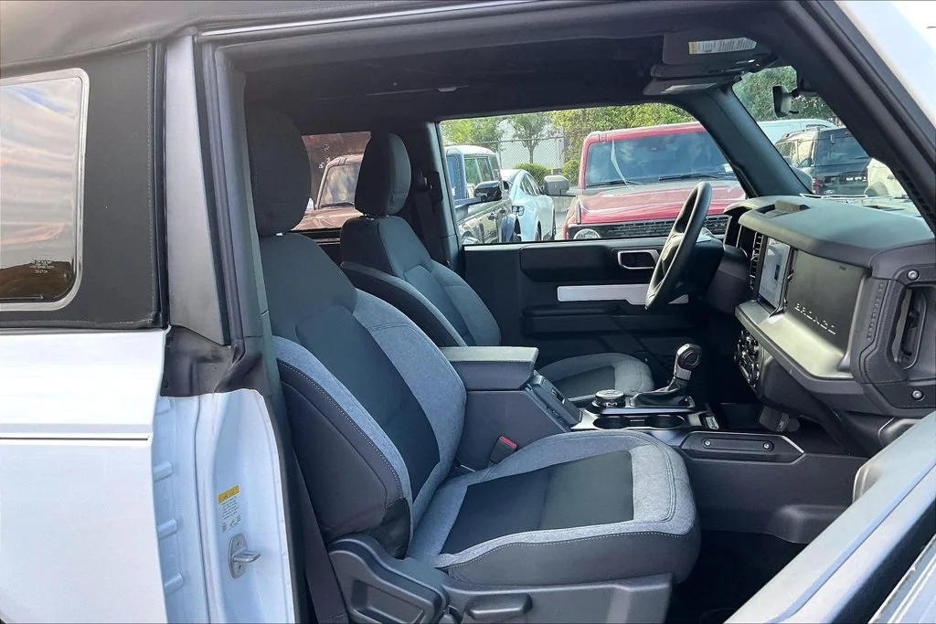 Used 2025 Oxford White Ford Base image 6