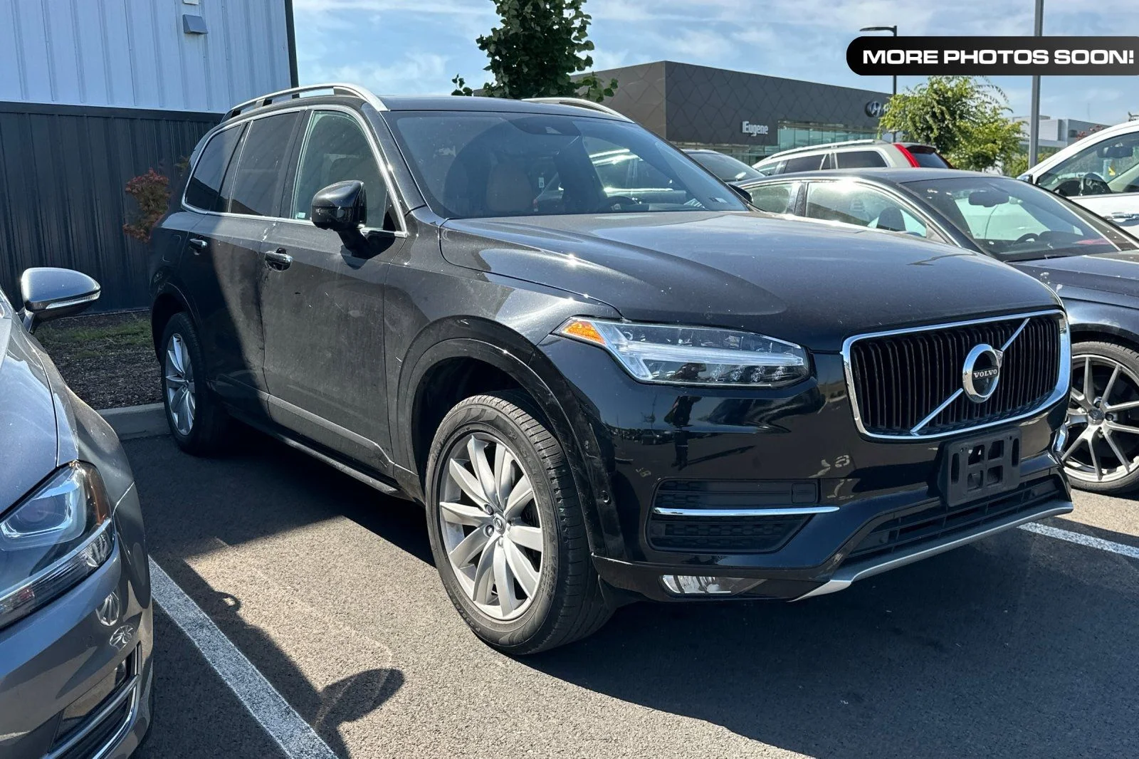 Used 2018 Black Volvo T5 Momentum image 1
