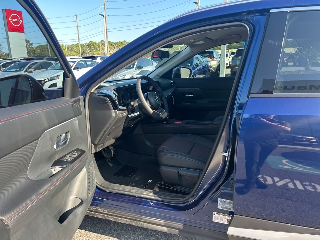 New 2026 Nissan Kicks SR 4D Sport Utility