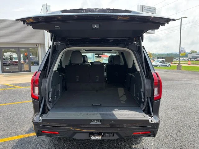 New 2027 Dark Matter Gray Metallic Ford MAX Active image 7