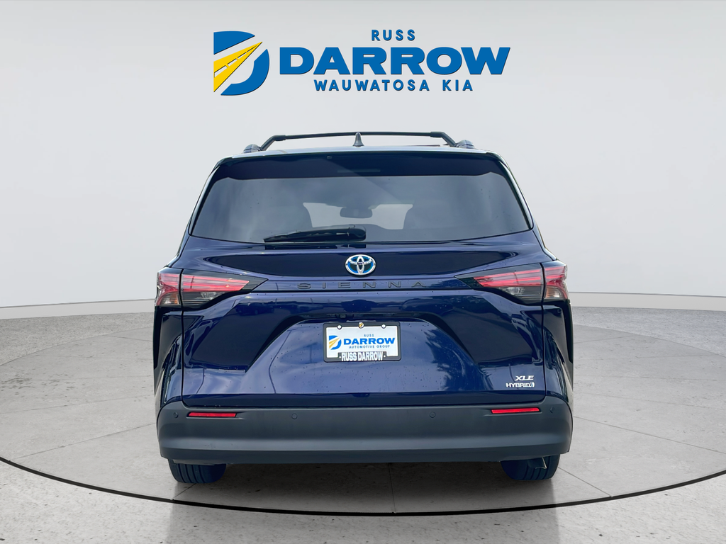 Used 2022  Toyota XLE image 4