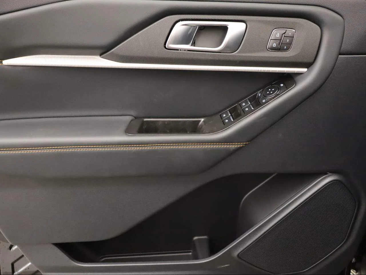 New 2026 Agate Black Metallic Ford Tremor® image 19