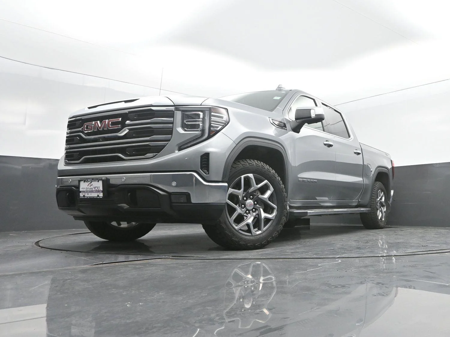 Used 2023 SILVER                    GMC  image 51