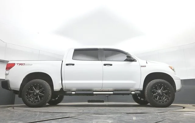 Used 2011 White Toyota Grade image 45