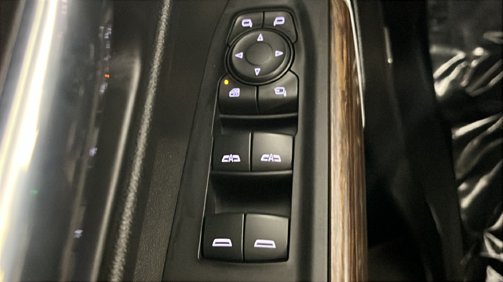 Used 2022 Beige Chevrolet High Country image 28