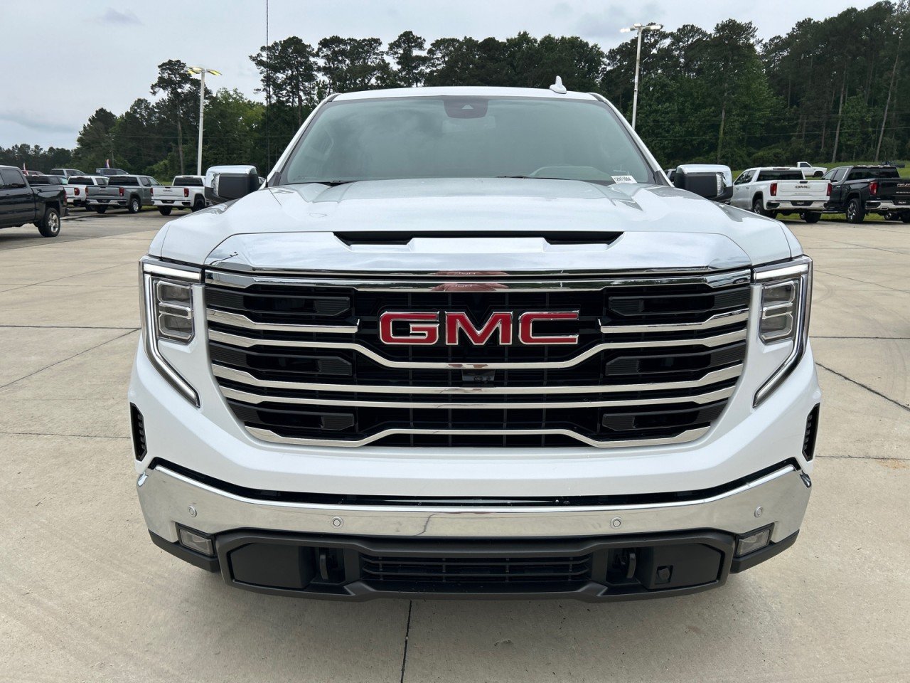2026 GMC Sierra 1500 SLT - Photo 5