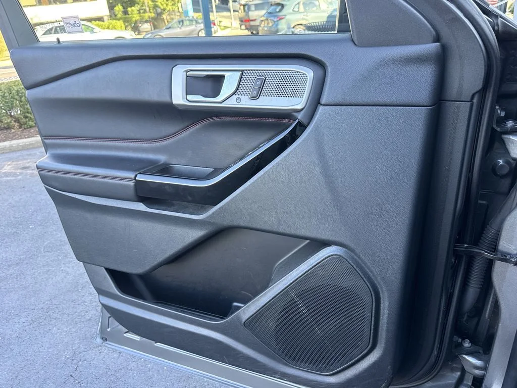 Used 2023 Gray Ford ST-Line image 25