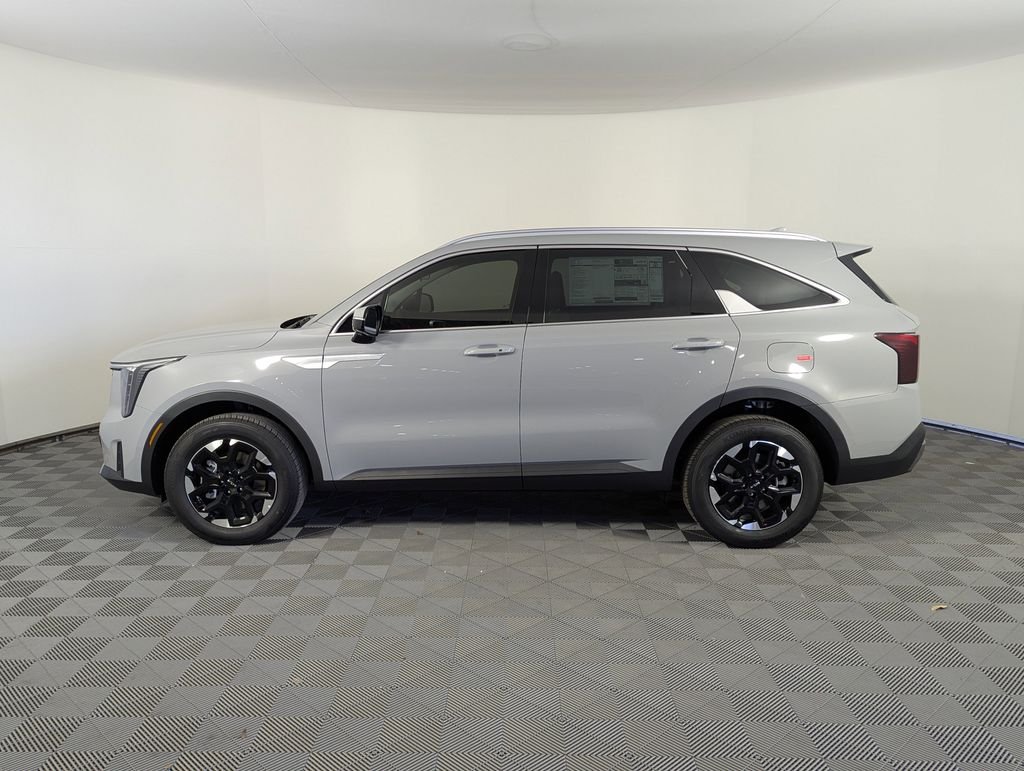 New 2026 Wolf Gray Kia S image 4