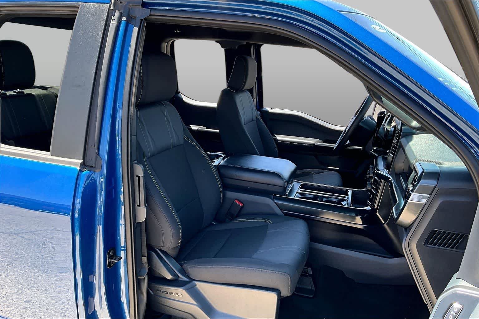 Used 2025 Atlas Blue Metallic Ford STX image 9