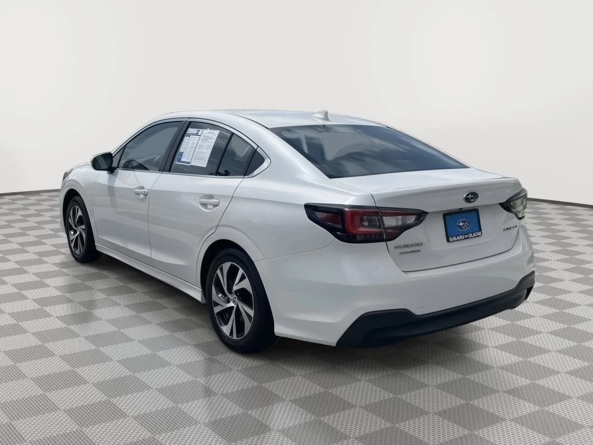 Used 2022 Crystal White Pearl Subaru Premium image 10