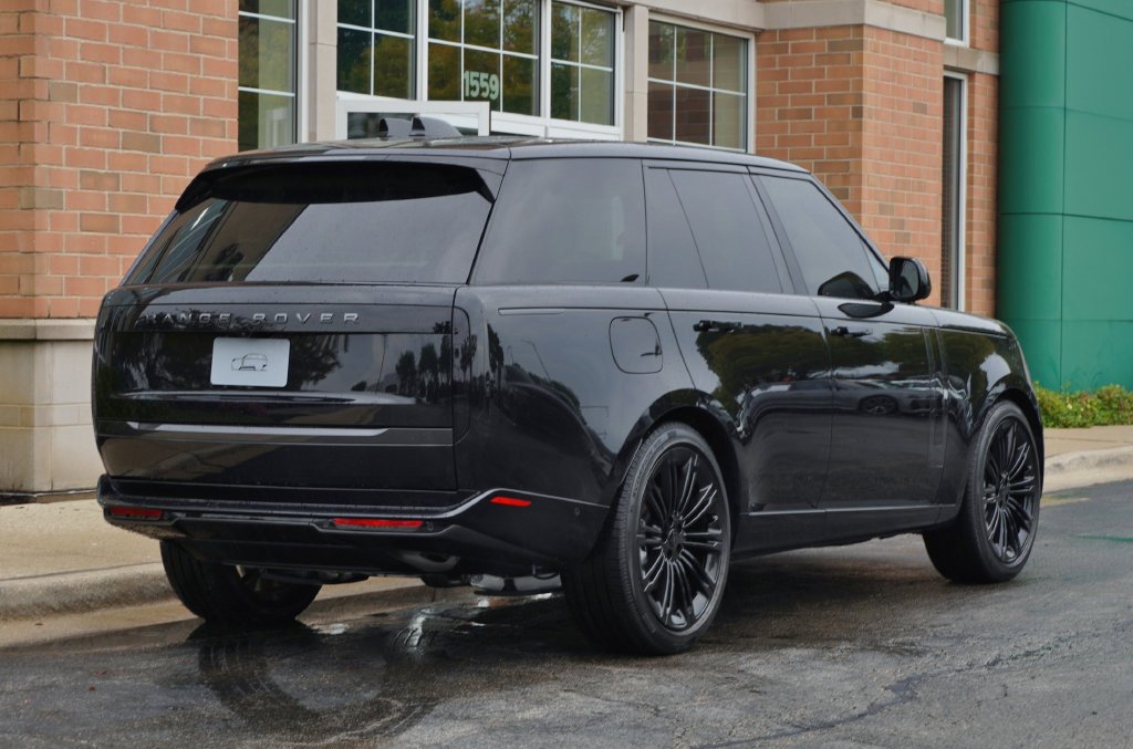 New 2026 Santorini Black Land Rover SE image 6