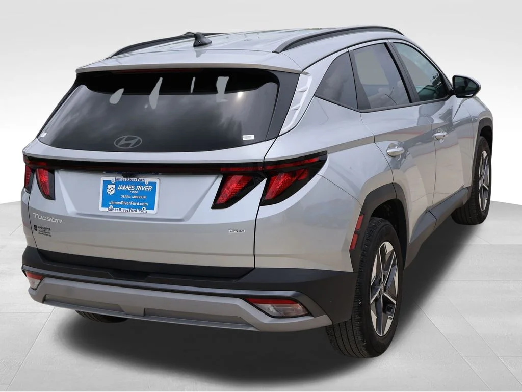 Used 2026 Silver Hyundai SEL image 5