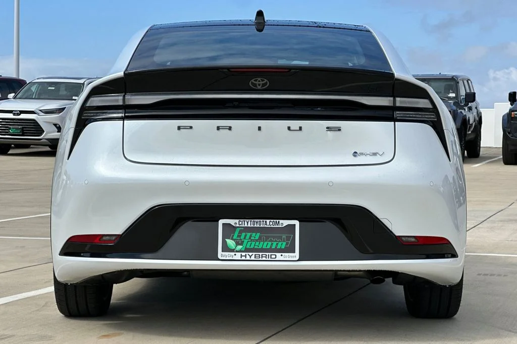 New 2027 Wind Chill Pearl <sup>1</sup> Toyota  XSE image 5