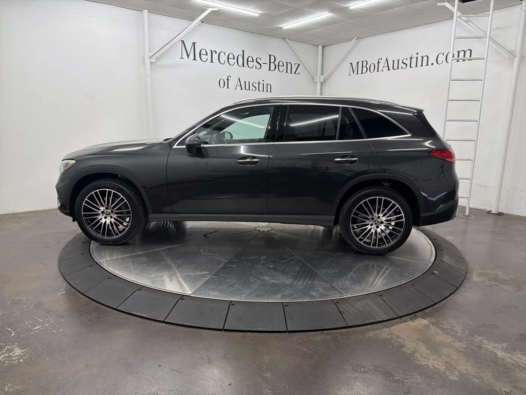 Used 2026 Gray Mercedes-Benz GLC 300 image 4