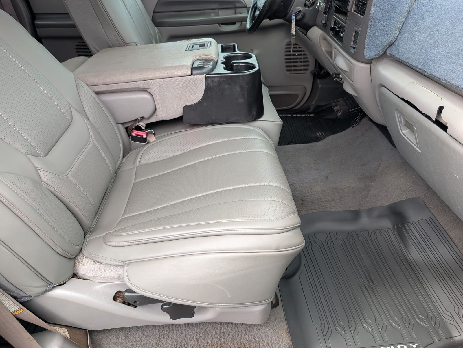 Used 1999 Green Ford XL image 24