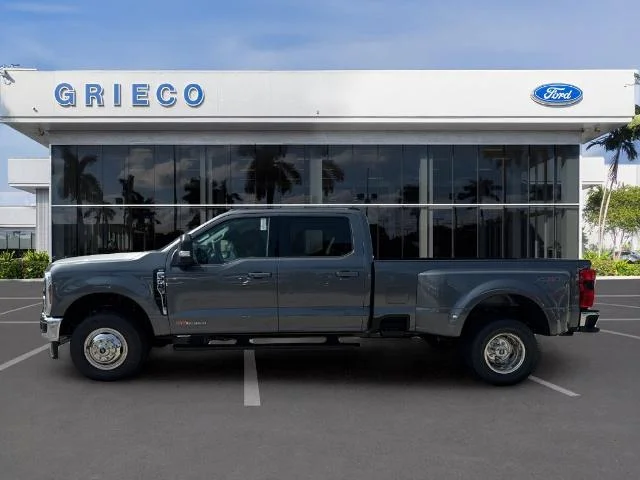 New 2027 Carbonized Gray Metallic Ford F-350® XLT image 22