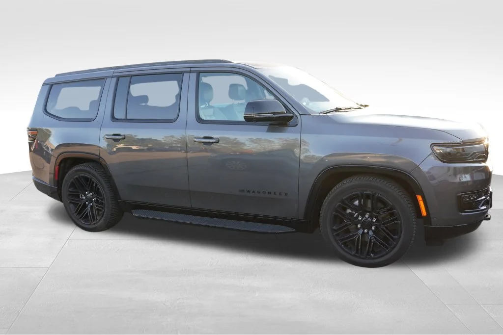 Used 2024 Baltic Gray Metallic Clearcoat Jeep Series II image 2