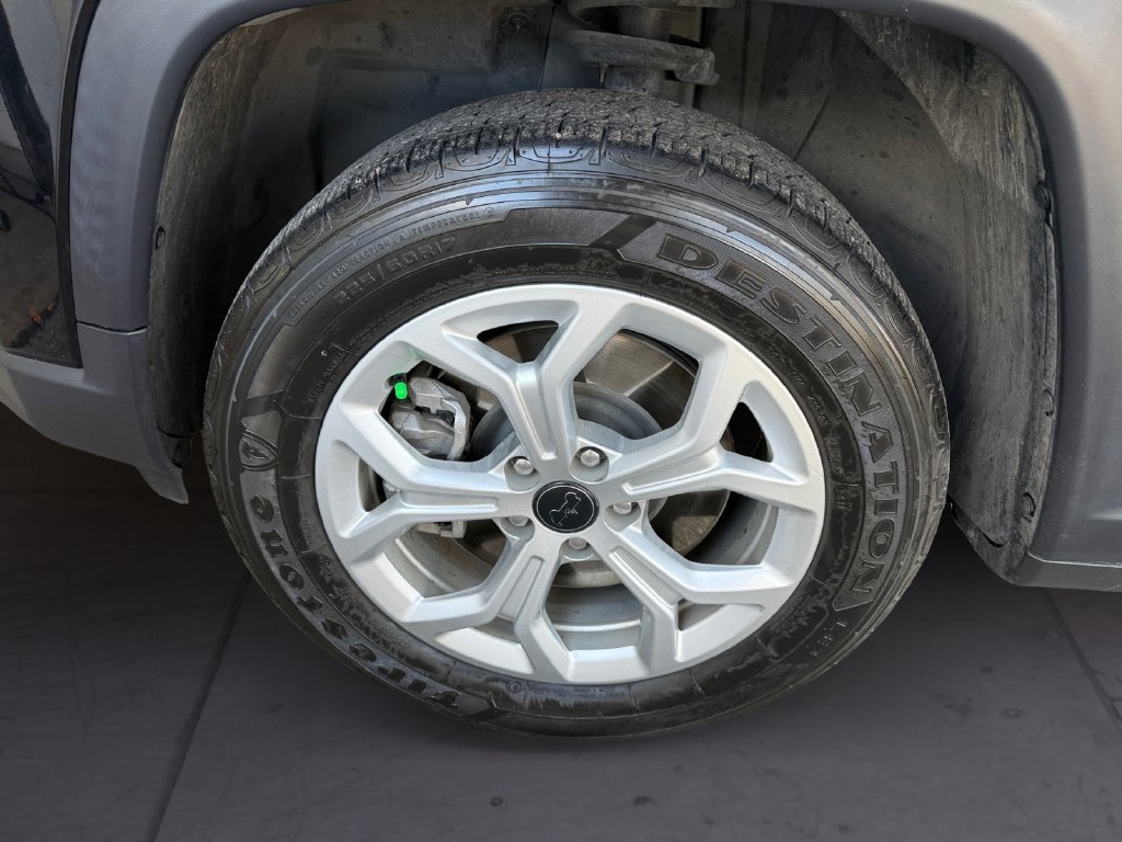 Used 2025 Black Jeep Latitude image 2
