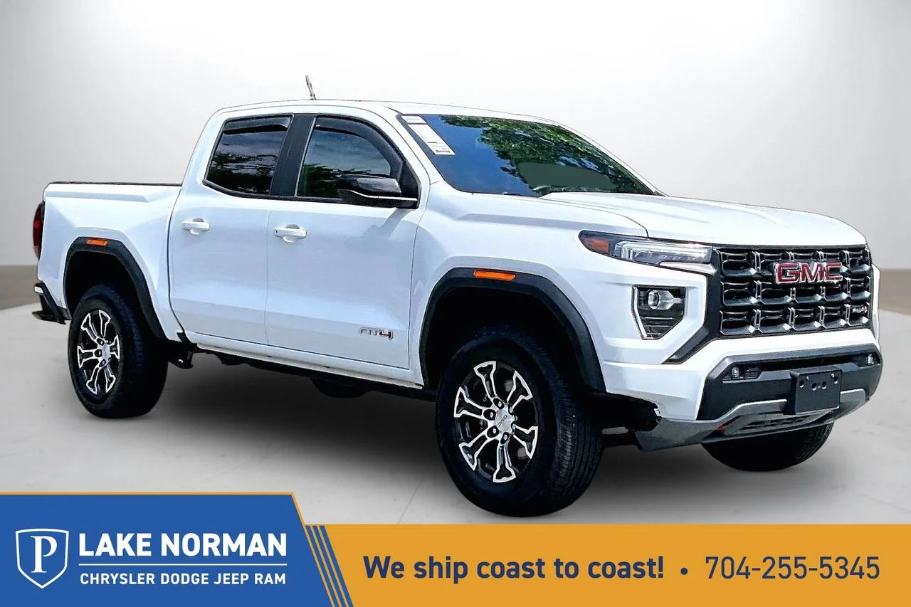 2023 GMC Canyon 4WD AT4 Crew Cab Short Box's photo