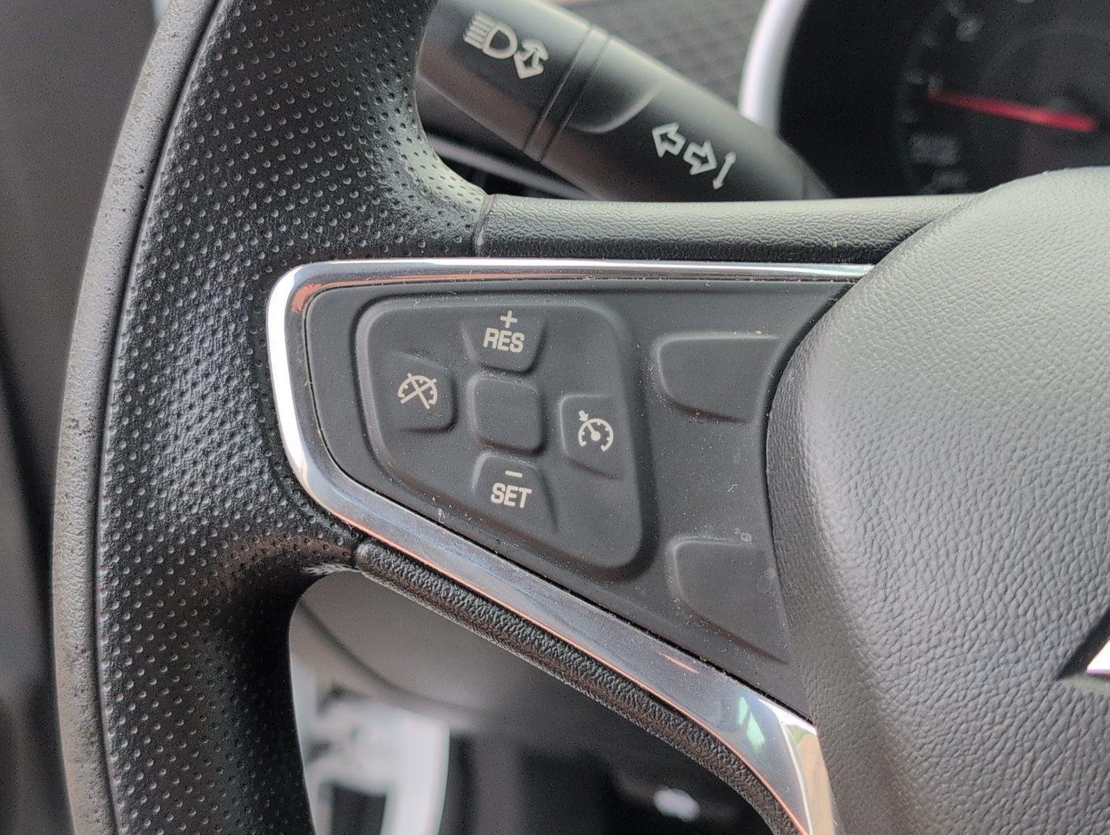 Used 2022 Summit White Chevrolet LT image 31