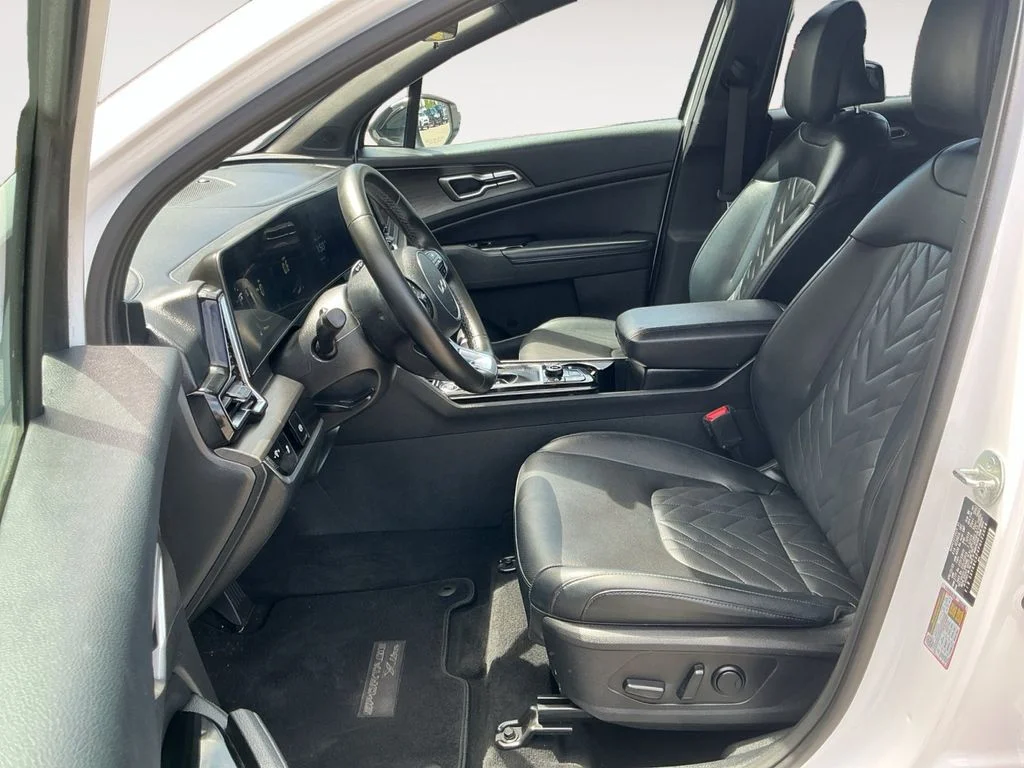 Used 2023 White Kia X-Line image 10