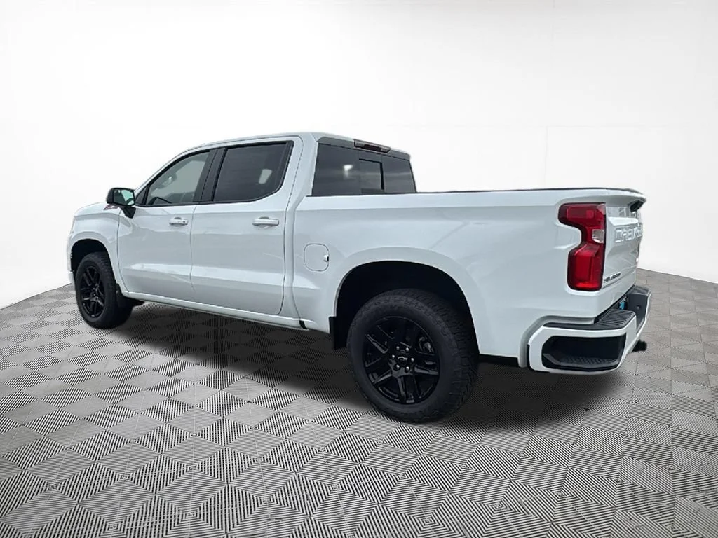New 2026 Summit White Chevrolet RST image 12