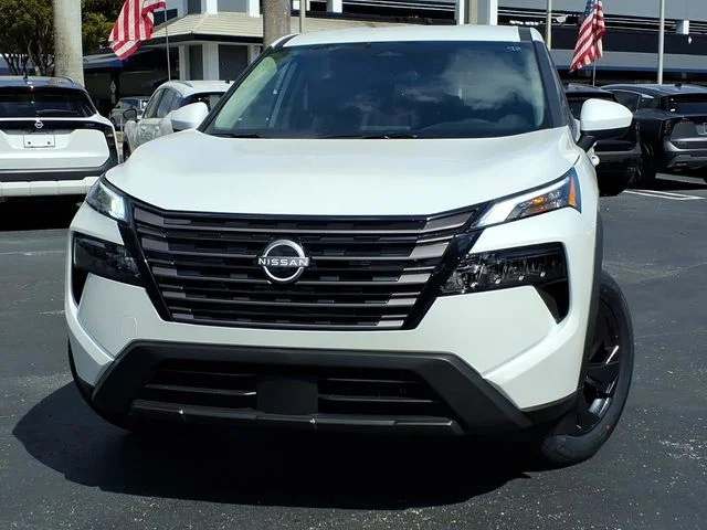 New 2026 Everest White Pearl TriCoat Nissan SV image 2