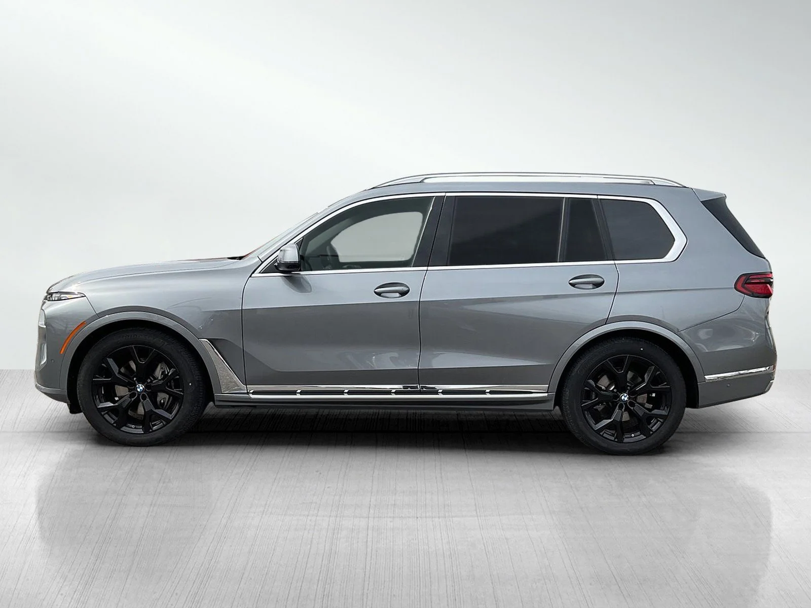 Used 2026 BMW X7 40i with VIN 5UX23EM00T9254443 for sale in Brainerd, Minnesota